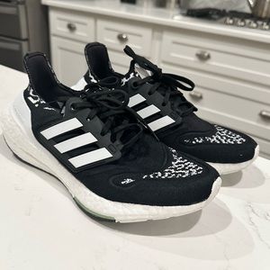 Adidas Ultraboost black/white/almost lime Size 8 WORN ONCE